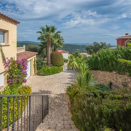 Villa Carrera *